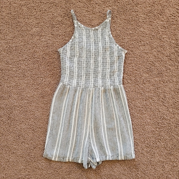 small romper - Picture 10 of 11